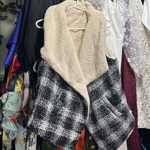 E Luna Faux Fur Vest